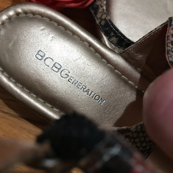 🏵BCBG Floral Snakeskin Sandals - Picture 6 of 8